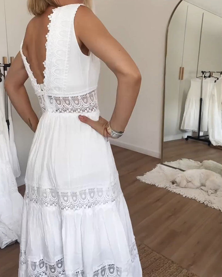 LAURA | Krajková šaty s výstřihem do V